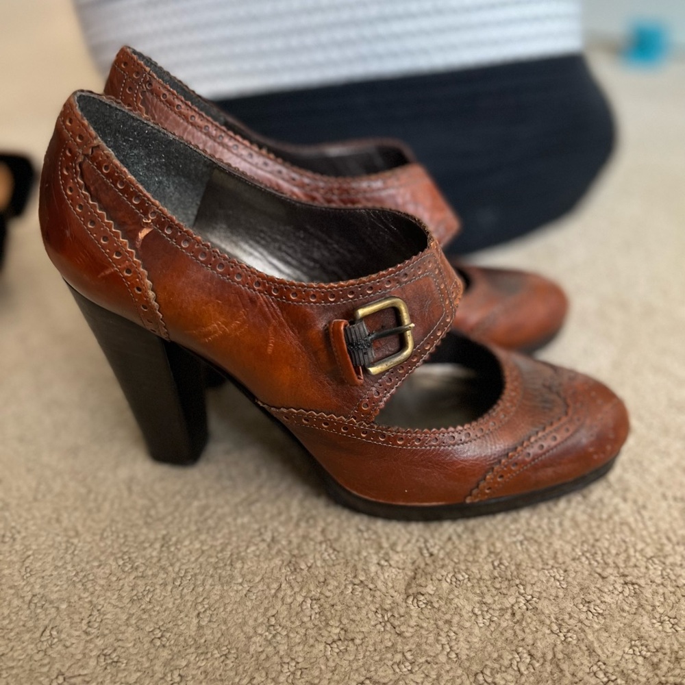 Stuart Weitzman cognac Mary Jane platform pumps